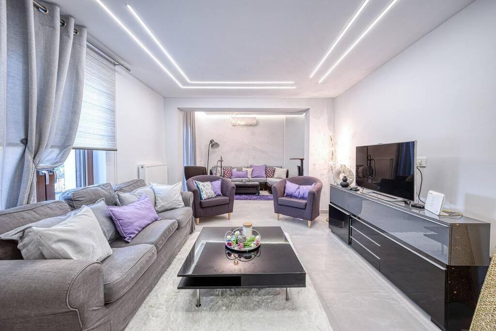Luminous Luxury House Pyli